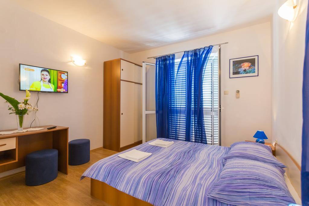 Apartments Slavica Pomena Exterior photo